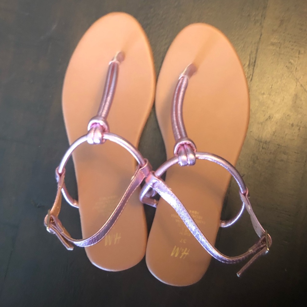 Metallic pink T-strap sandal H&M
